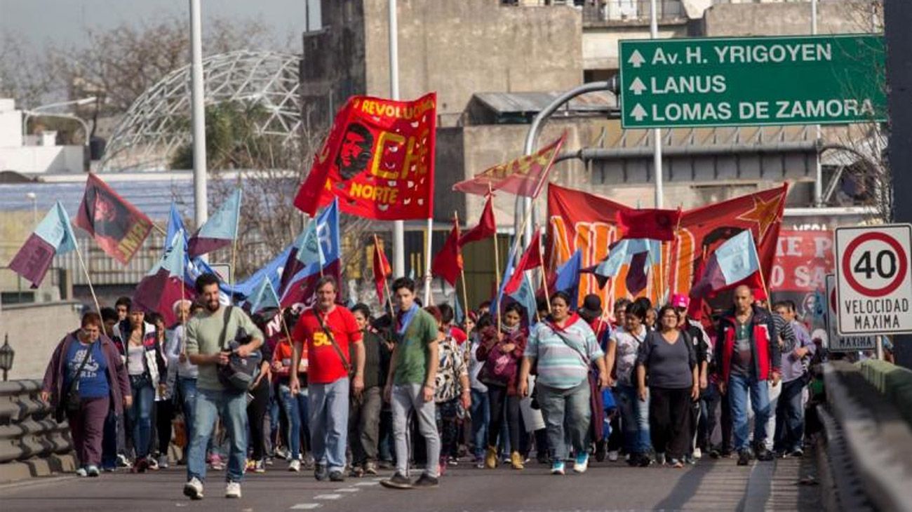 El Gobierno prepara un proyecto para reducir los cortes y la inmigración
