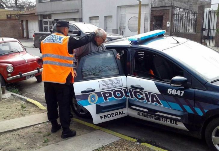 Detuvieron a un cirujano plástico que operaba y explotaba a travestis