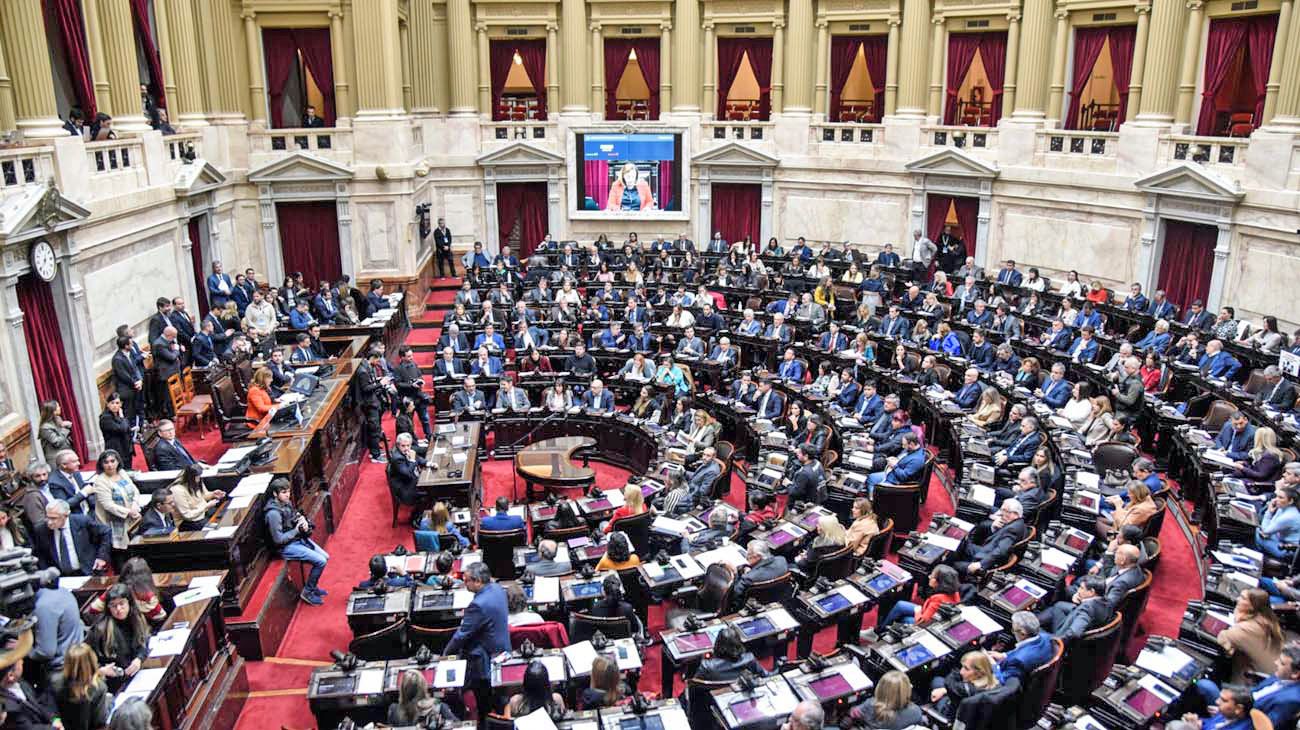 Especialistas expusieron sobre "ideas para una reforma tributaria integral"
