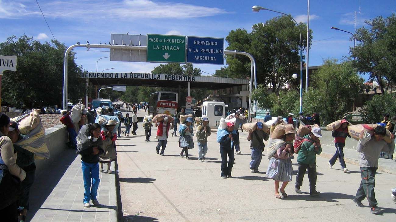 Entrar, salir o permanecer en Argentina, cada vez más caro