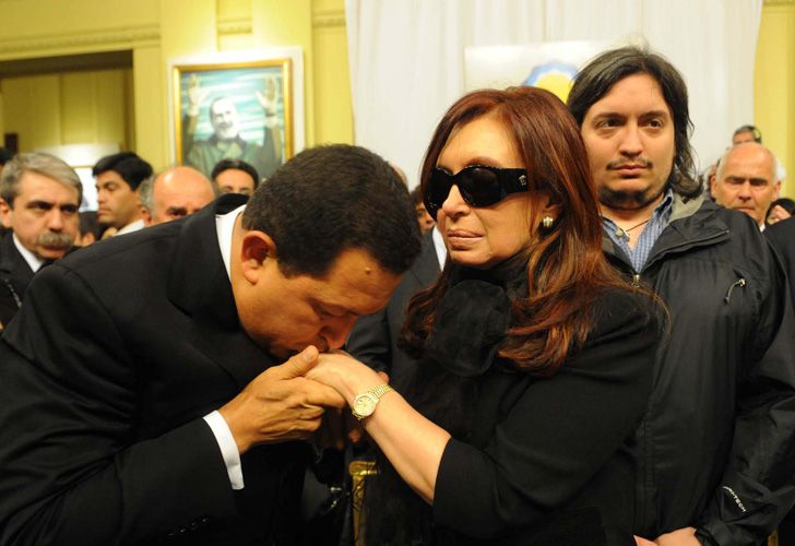 Cristina dispuso tres días de duelo por la muerte de Chávez