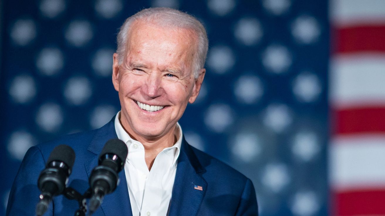 EE.UU. alcanzará el objetivo de 100 millones de vacunas aplicadas en la era Biden