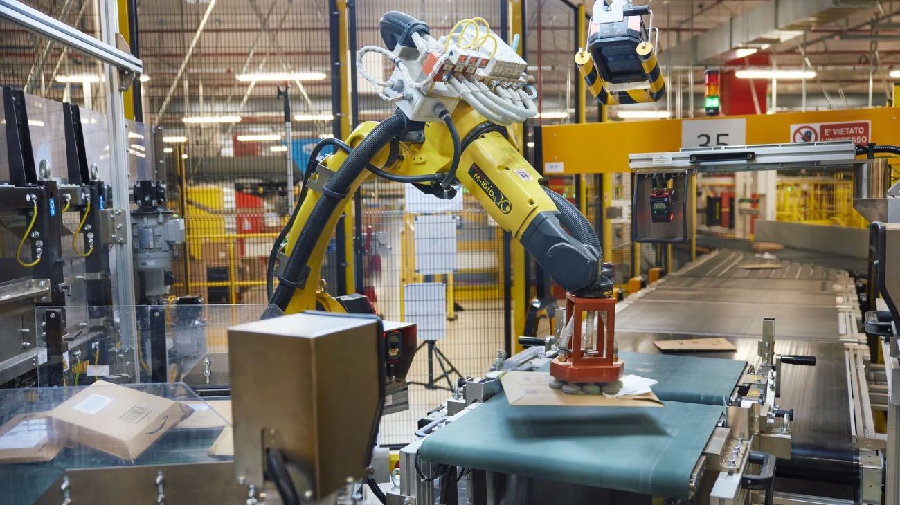 Amazon inaugura un centro logístico avanzado de IA en EE.UU