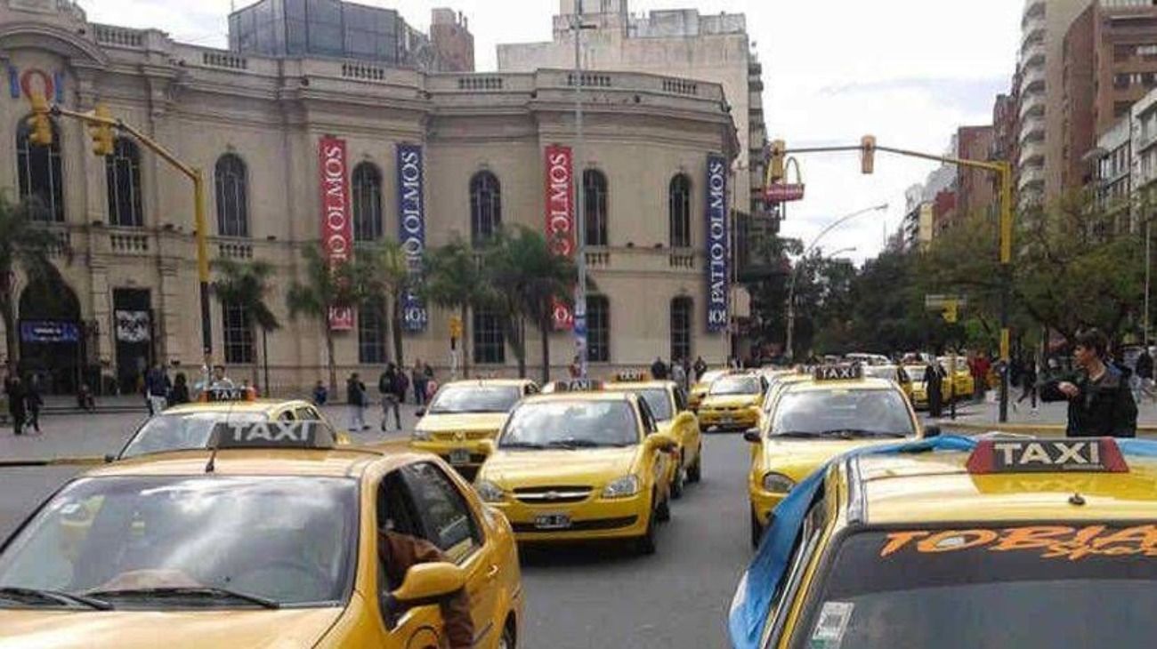 Conmoción en Córdoba por el suicidio de una mujer en un shopping