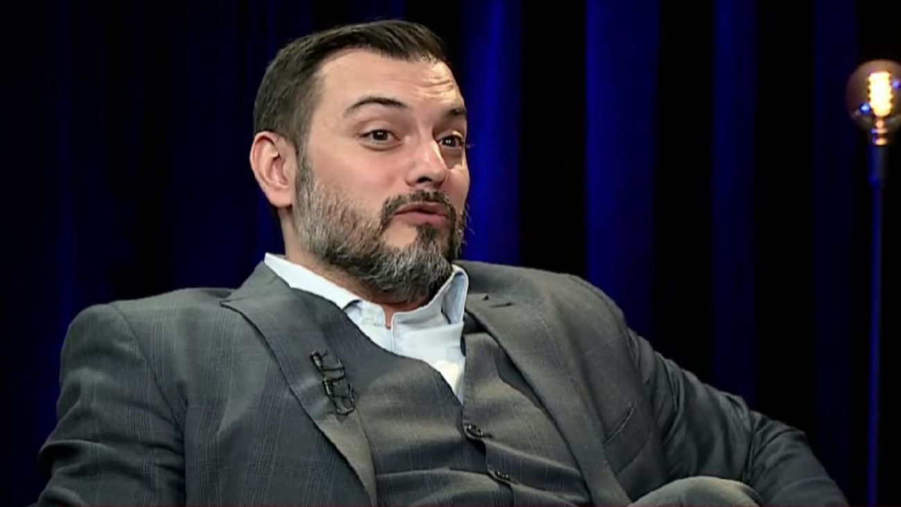 La fórmula de Álvarez Agis: “Devaluar y subir salarios”