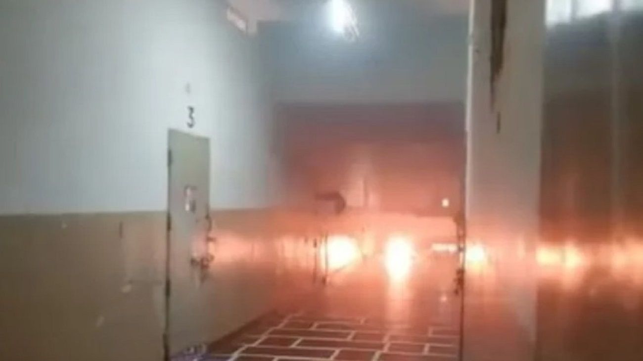 Intento de motín, fuego y muerte en una cárcel de mujeres en La Plata