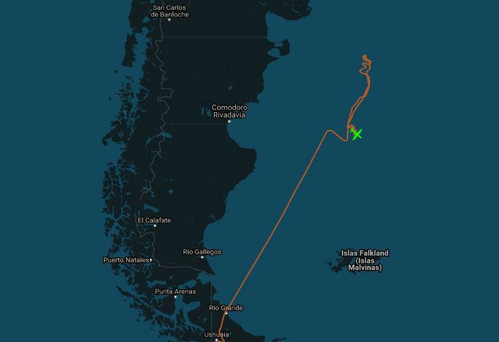 Mirá en vivo al avión de la NASA que busca al submarino