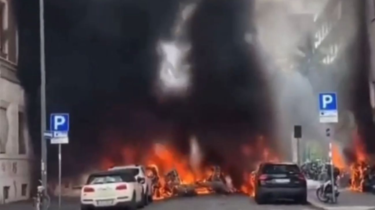 Explotó una camioneta cargada con 20 tanques de oxígeno en Milán: hay un herido