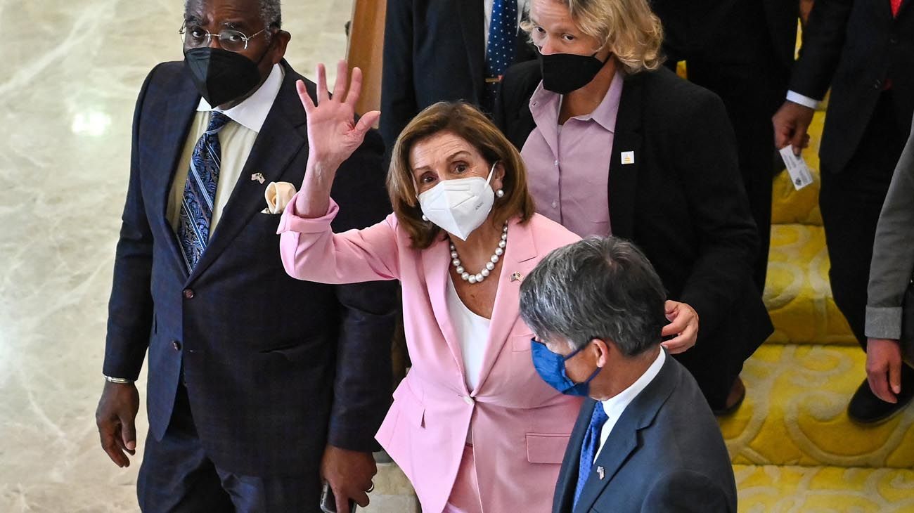 Nancy Pelosi partió de Taiwán y tensó la cuerda con China