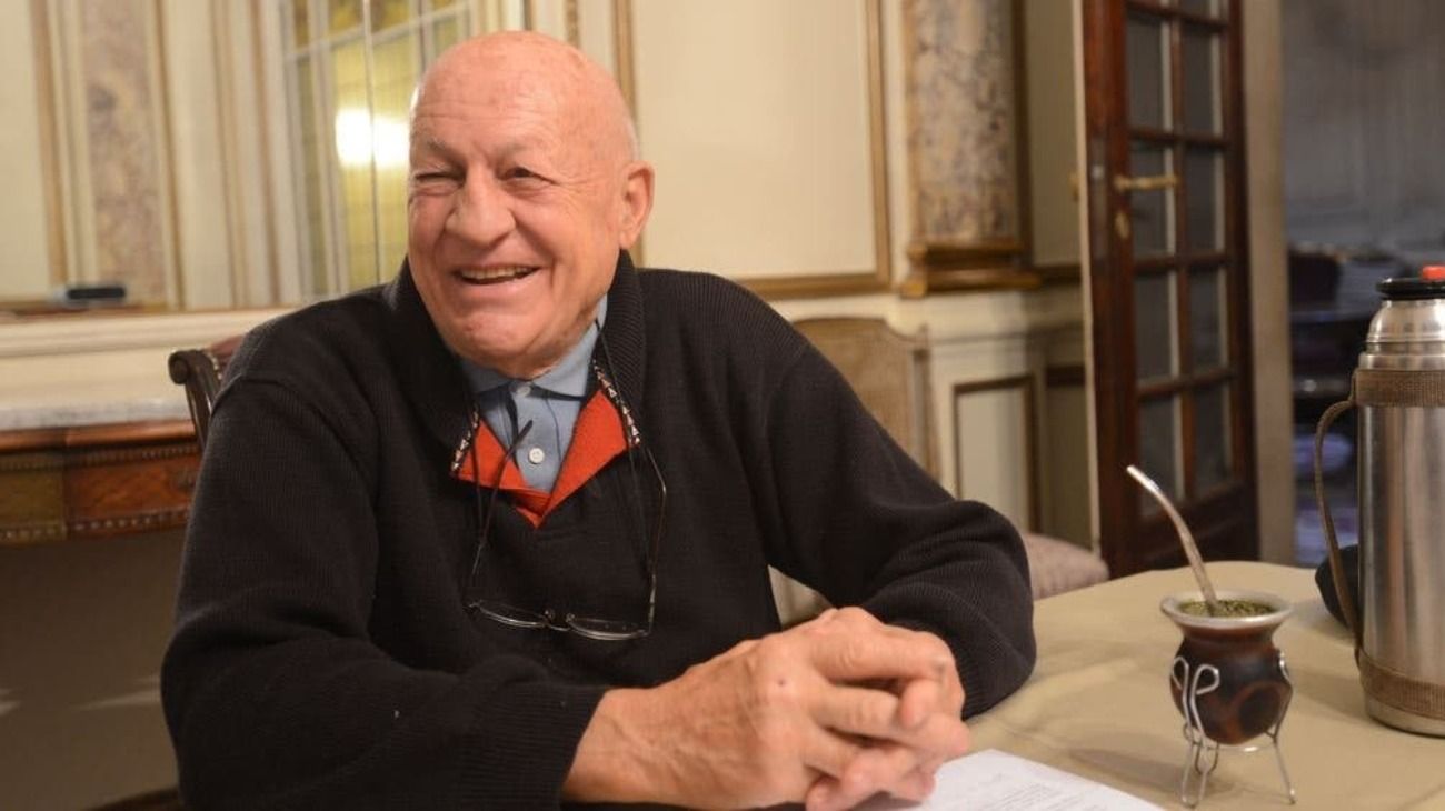 Murió Carlos Samaría, el zapatero del Papa Francisco