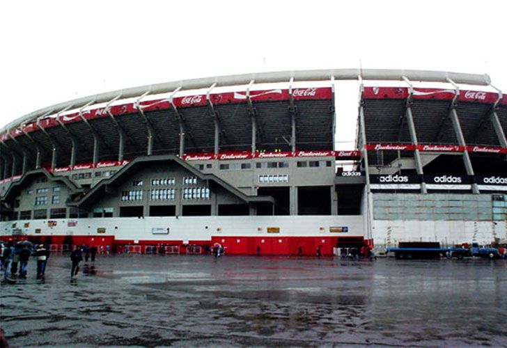 Allanan otra vez el Monumental y la Comisaría 51