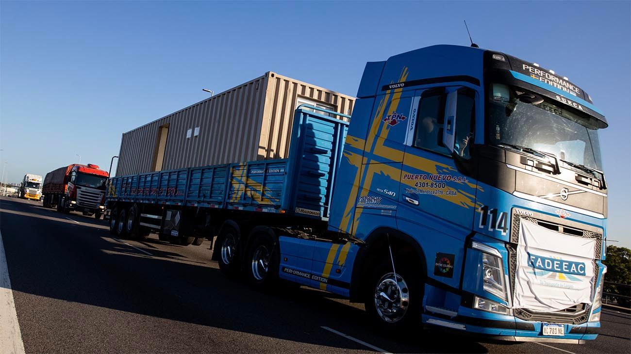 Se aceleran los costos del transporte de cargas por el dólar y las paritarias, según informe