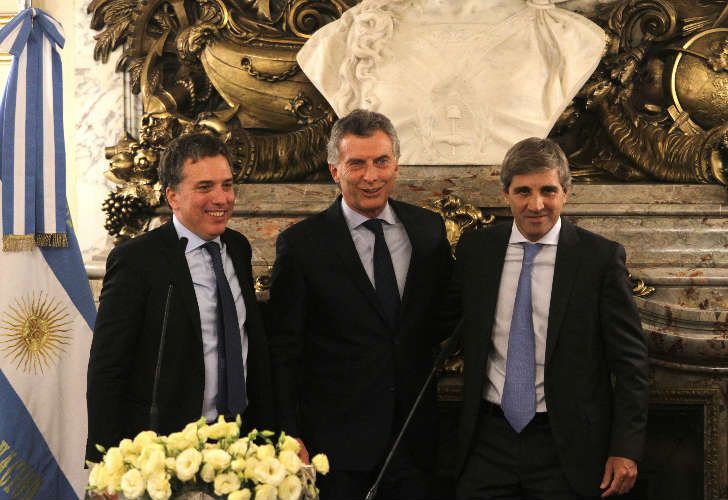 Juramento austero: en cinco minutos asumieron Nicolás Dujovne y Luis Caputo