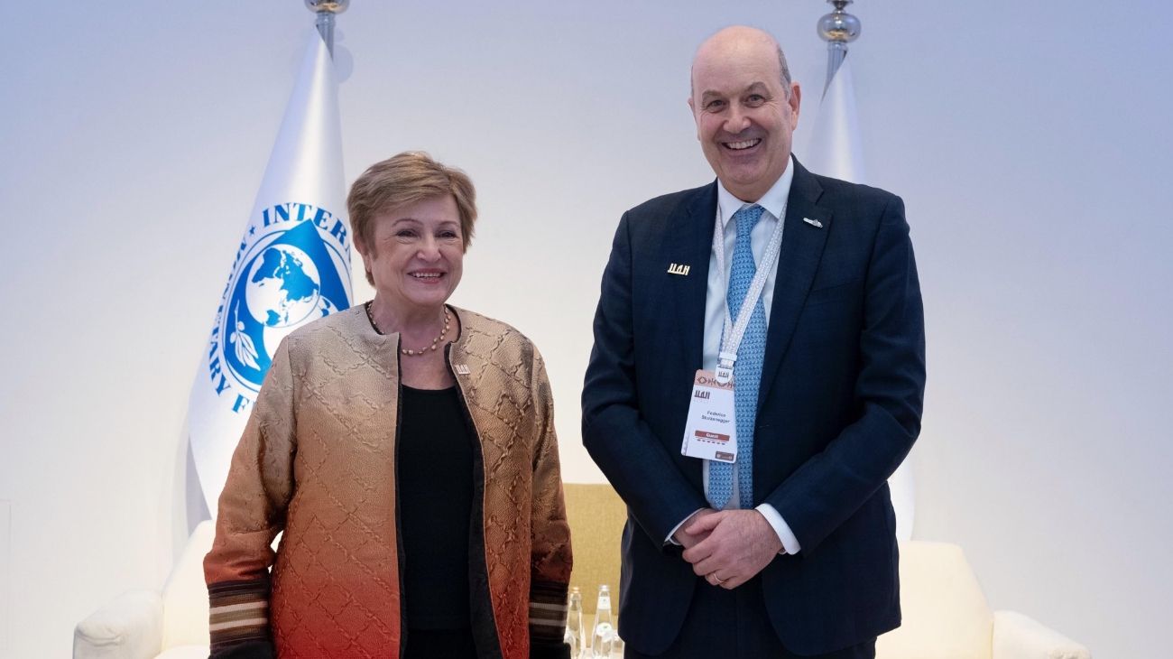 Milei juega en dos tableros con el FMI: Sturzenegger con Georgieva en Arabia Saudita y revisión técnica en Buenos Aires
