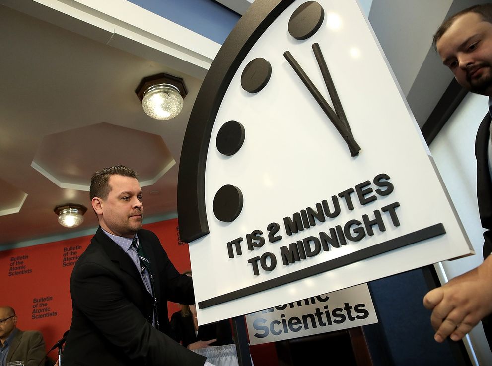 Científicos del Reloj del Apocalipsis ven riesgos de devastación