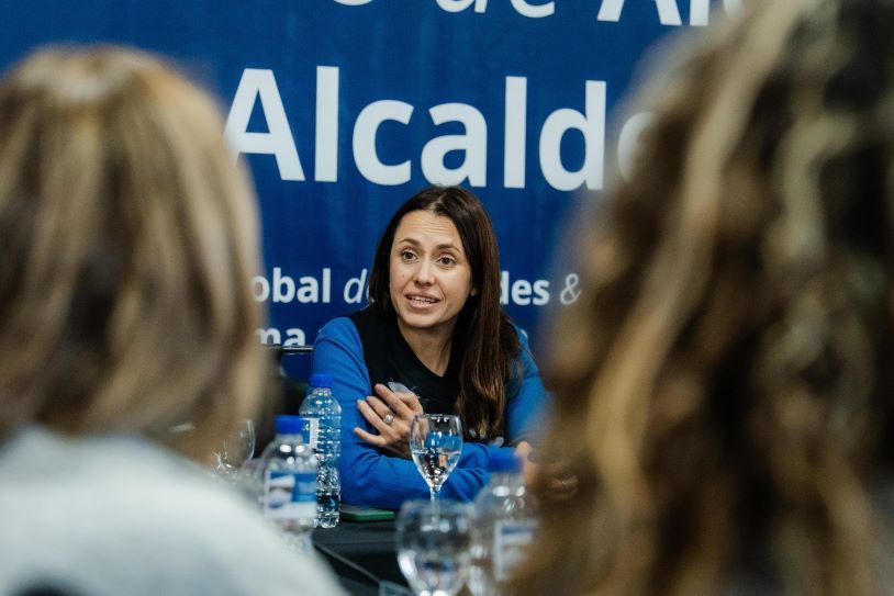 Carolina Basualdo: “A Roca le mandan desde Buenos Aires por WhatsApp lo que tiene que decir”