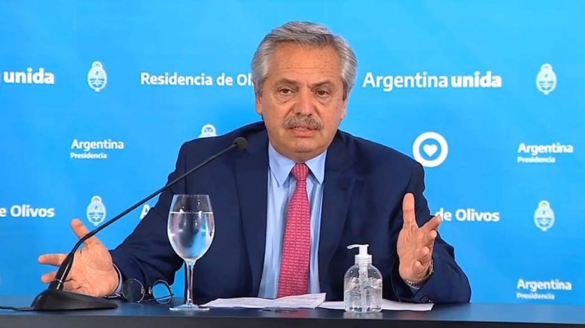 Alberto Fernández recibió a expertos para definir la cuarta fase de la cuarentena