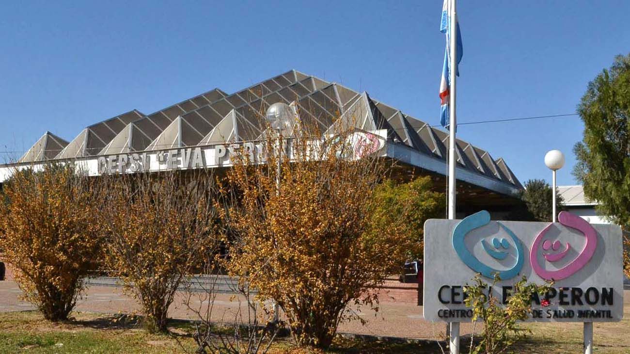 Murió un niño de 2 años al atragantarse con una golosina y pasar varios días internado