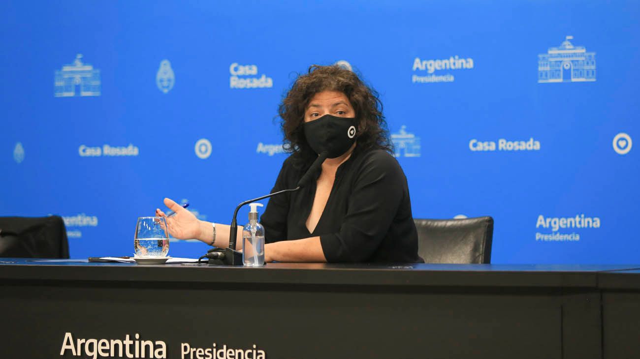Vizzotti adelantó que evalúan un aislamiento más breve para quienes tengan tres dosis de la vacuna