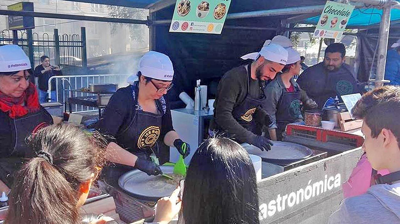 Hacen helados ‘en rollo’ inspirados en una tradición tailandesa