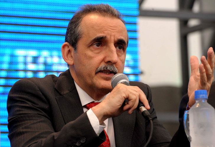 Moreno "abre el paraguas" cambiario: "Pensar un dólar a seis pesos no es descabellado"