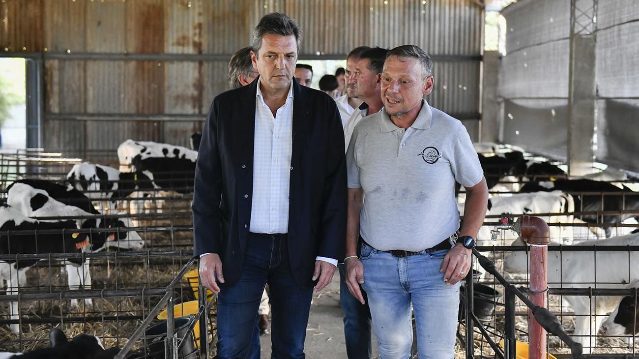 Sergio Massa presentó en Villa María el programa de ayuda a productores lecheros