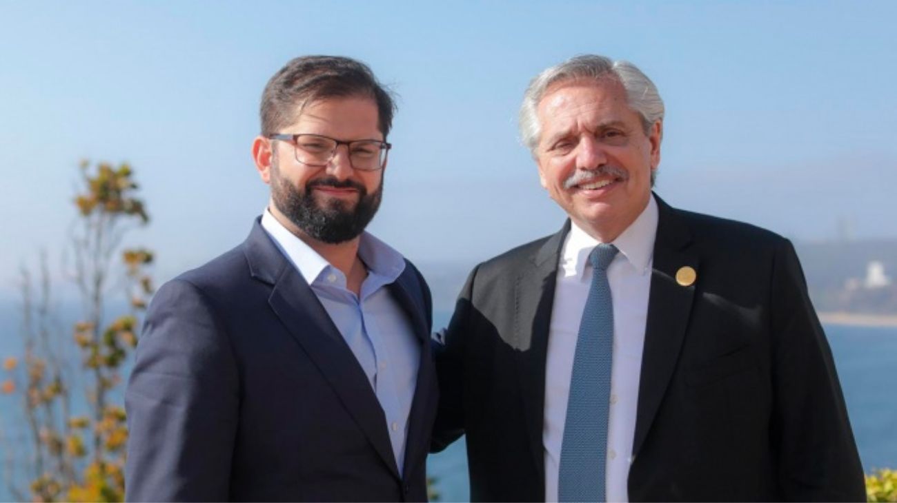 Documentos militares chilenos acusan a Alberto Fernández de inmiscuirse en asuntos de otros países