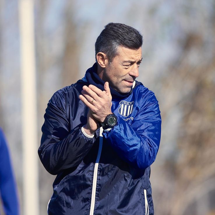 Todas las miradas puestas en Caixinha