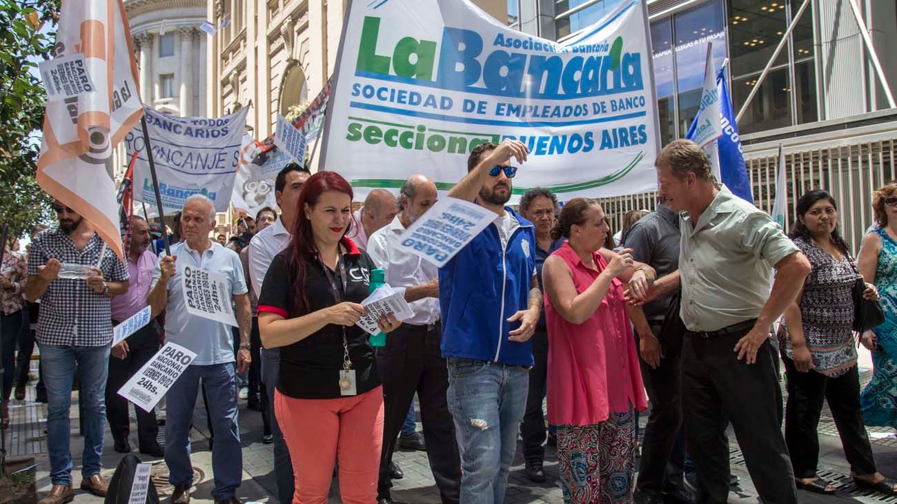 Paritarias | El gremio bancario logró un aumento del 45% tras la revisión