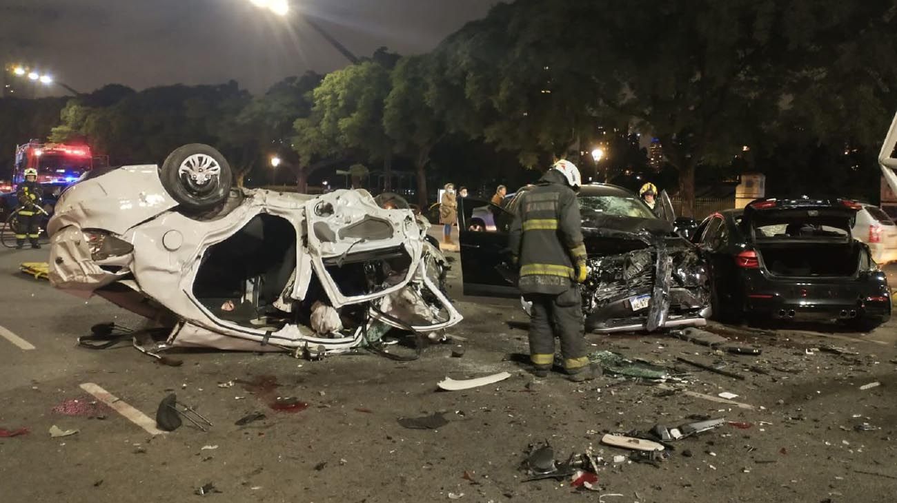 Choque múltiple frente al Hipódromo de Palermo deja 2 muertos y 9 heridos