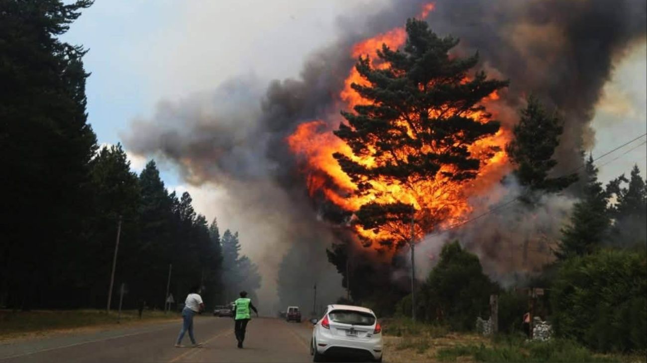 Epuyén tras el fuego: el intendente confirmó que se quemó un centenar de casas en dos años