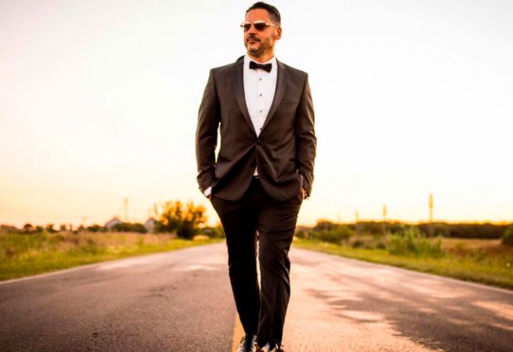 Intendente peronista "debuta" como modelo por sus 50 años
