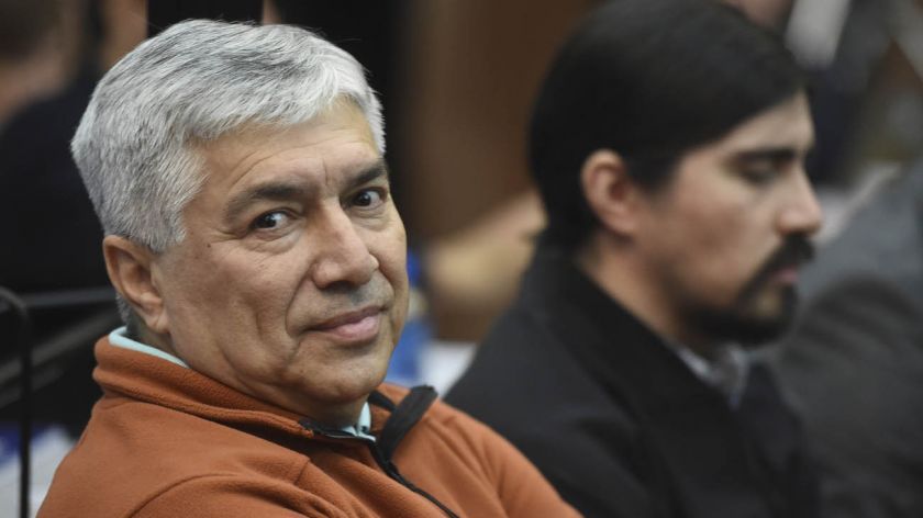Proponen que Lázaro Báez pague su caución al dólar oficial y no al blue