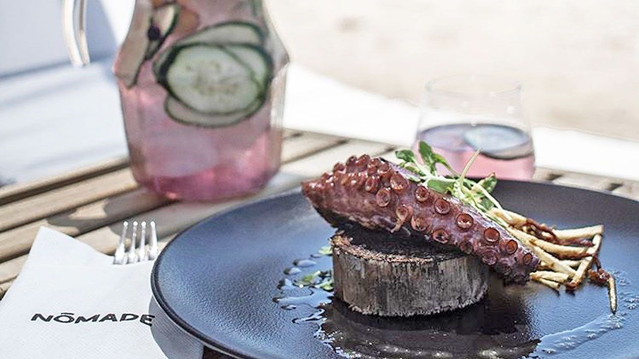 Bartenders y cocineros top llevan sus propuestas gourmet a la playa