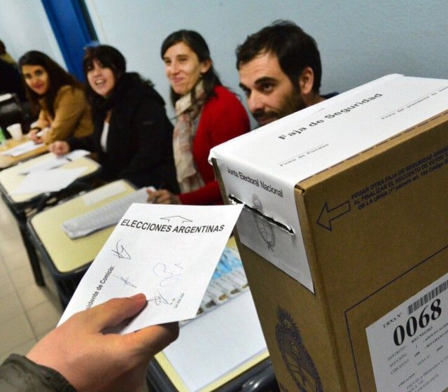 La UBA lanzó la campaña #YOVOTO, para fomentar la participación en las PASO