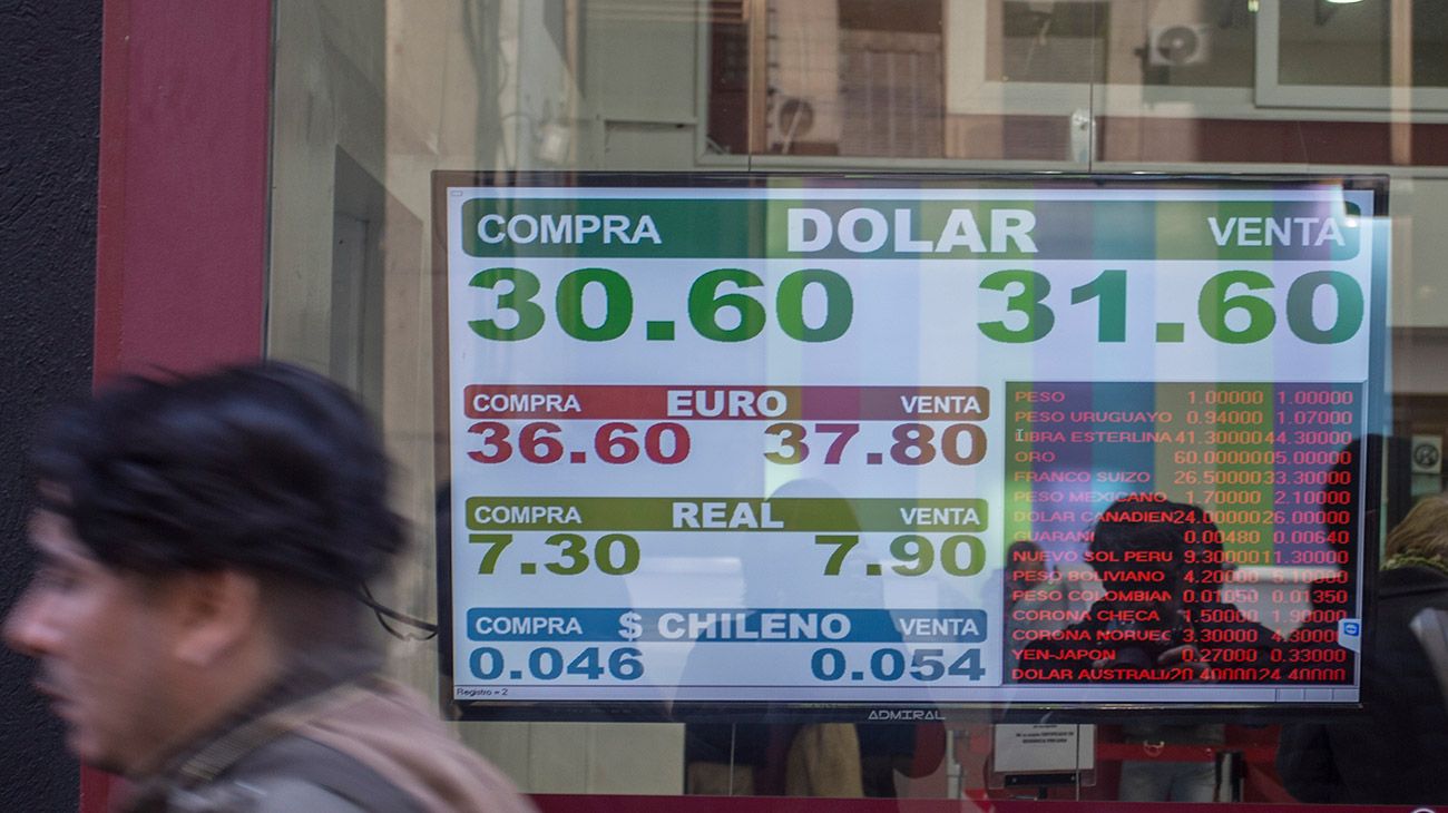El dólar marcó un nuevo récord a pesar de las ventas del Banco Central