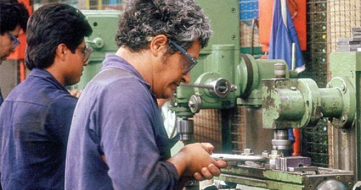 Baja de costos laborales, salarios por productividad y flexiseguridad