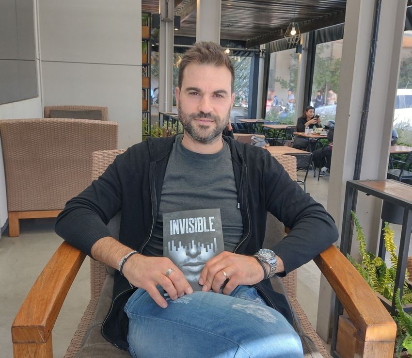 “Como lo mío es ficción, estoy escudado; pero todas las posibilidades que hay asustan un poco”