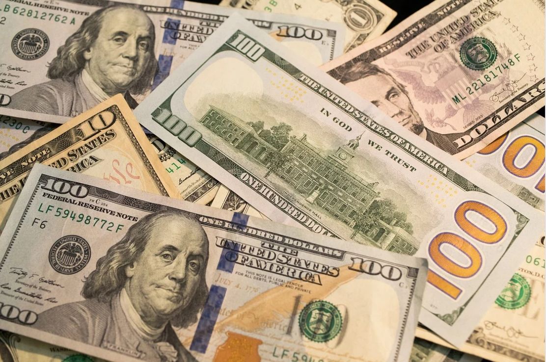 El dólar blue sube y ya supera los $ 300