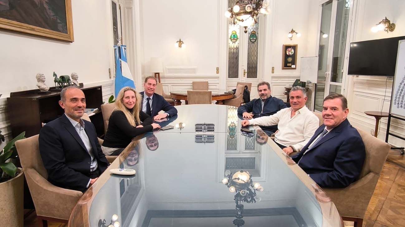 Entre "precios" y "valores": Mauricio Macri busca robustecerse en medio de la sangría de dirigentes del PRO hacia LLA