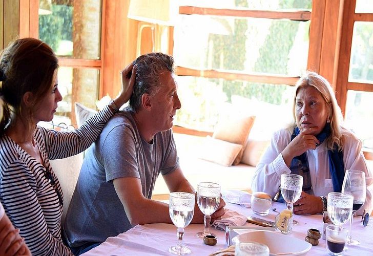 Macri espera los resultados junto a Carrió en su quinta Los Abrojos