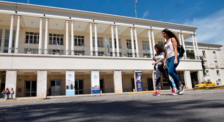 La UNC, víctima de un ciberincidente: se filtraron datos personales de estudiantes