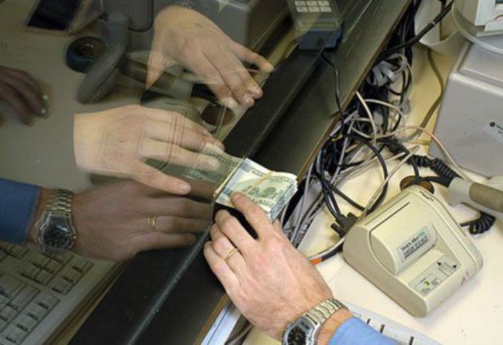 Tras las elecciones, el dólar se derrumbó a 17,50