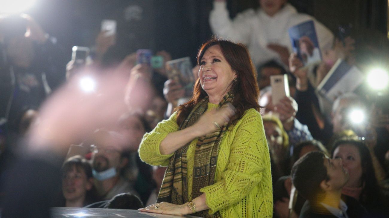 La "proscripción" dijo presente en el saludo de cumpleaños de Cristina Kirchner