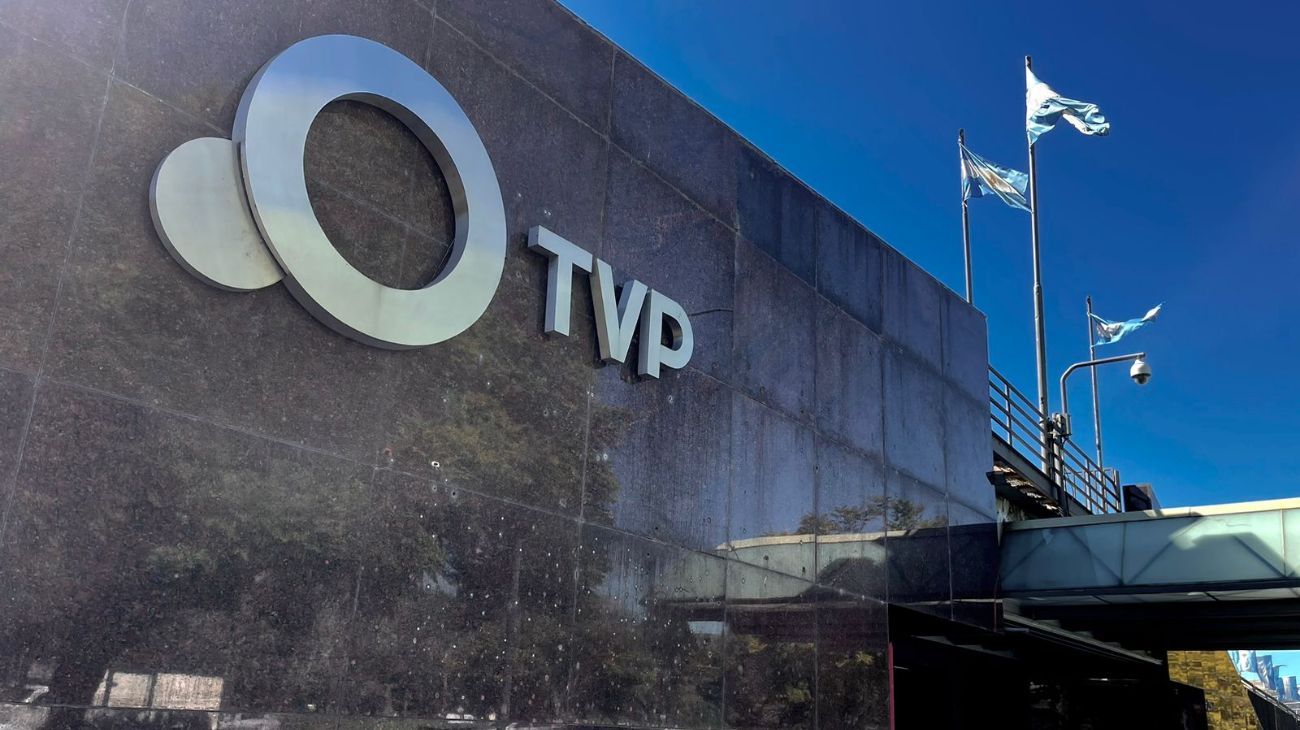 El Gobierno prepara un ajuste sin precedentes en los medios públicos: privatización, cierre y recorte de personal