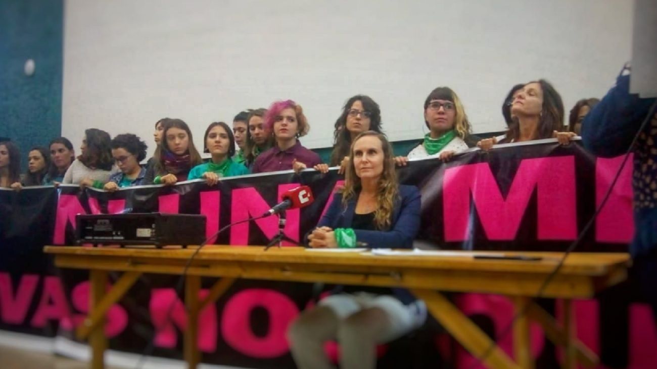 A través de una carta, estudiantes universitarias de Mendoza denunciaron abusos de un profesor