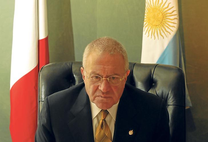Caselli rechaza las denuncias y niega ser un "monje" del poder