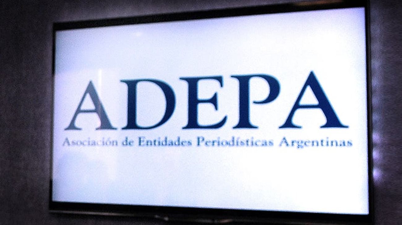 Adepa contra "la cláusula indisimulable de ejercer la autocensura"