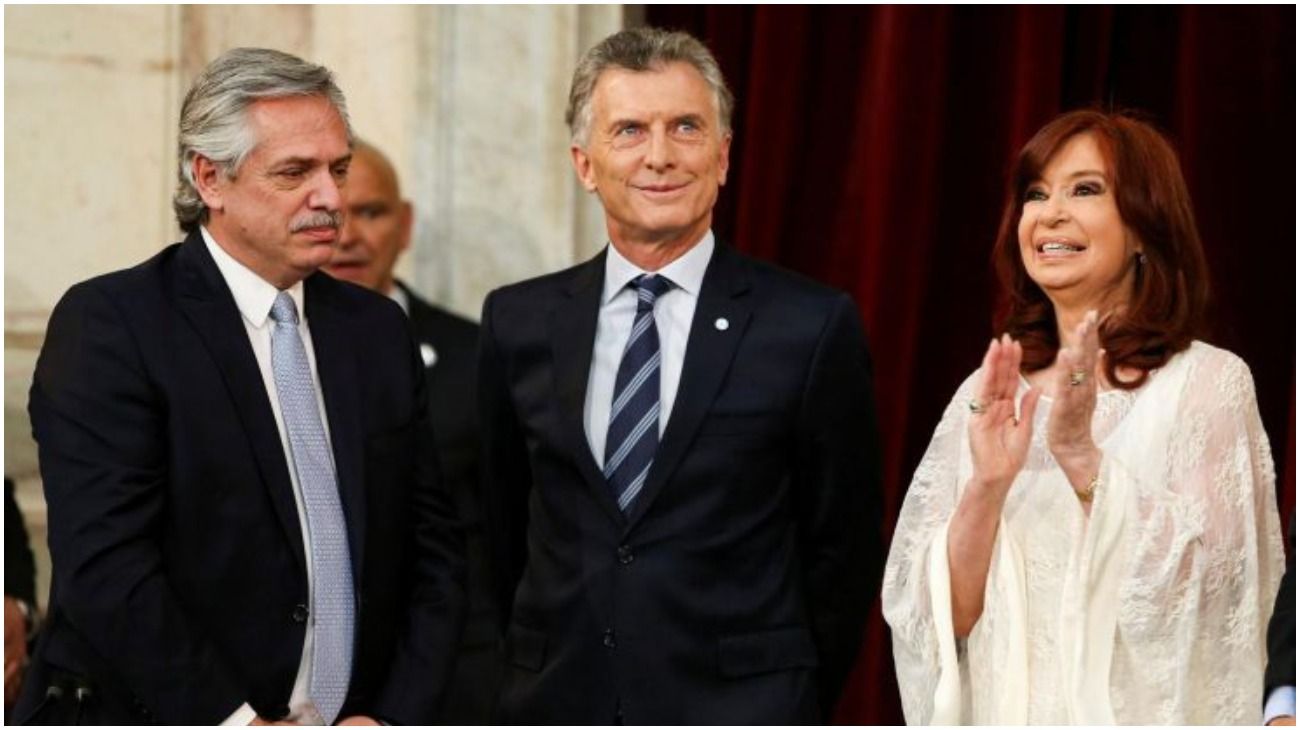 El juez pidió a Alberto Fernández que releve a Macri de la confidencialidad para poder declarar