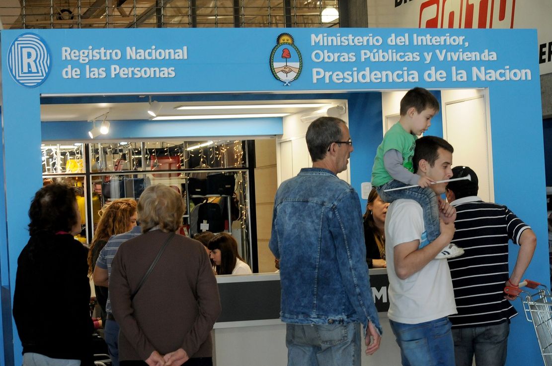 Siguen los aumentos: renovar DNI o pasaporte saldrá entre 57 y 200% más